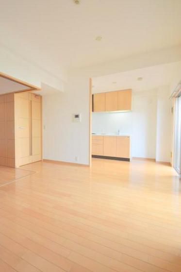 �y�����E���r���O�z�@