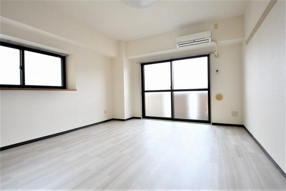 �y�����E���r���O�z�@