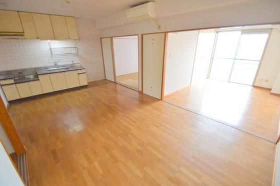 �y�����E���r���O�z�@