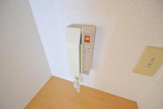 �y�Z�L�����e�B�z�@