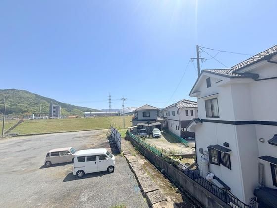 �y���]�z�@