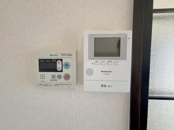 �y�Z�L�����e�B�z�@