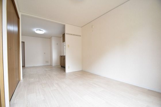 �y�����E���r���O�z�@