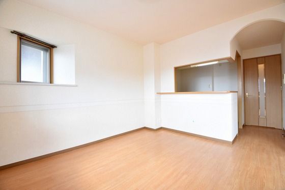 �y�����E���r���O�z�@