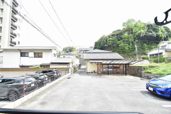 �y���]�z�@