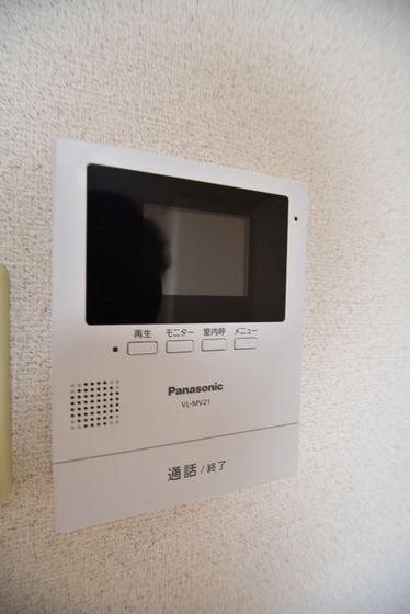 �y�Z�L�����e�B�z�@