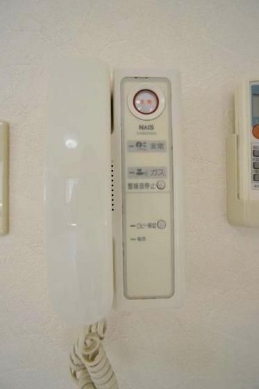 �y�Z�L�����e�B�z�@