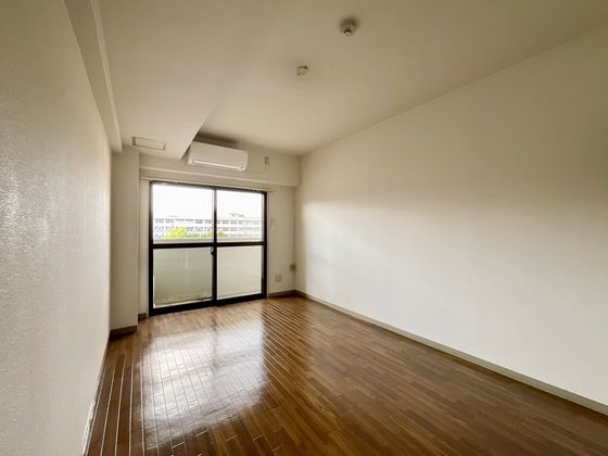 �y�����E���r���O�z�@