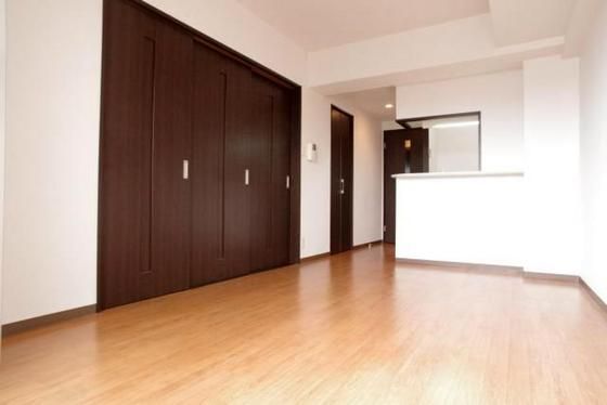 �y�����E���r���O�z�@