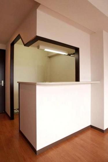 �y�����E���r���O�z�@