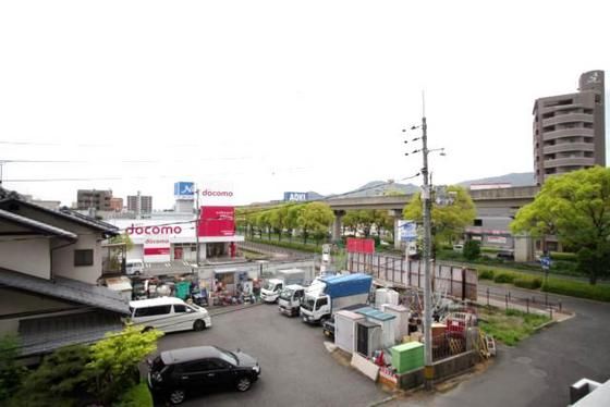 �y���]�z�@