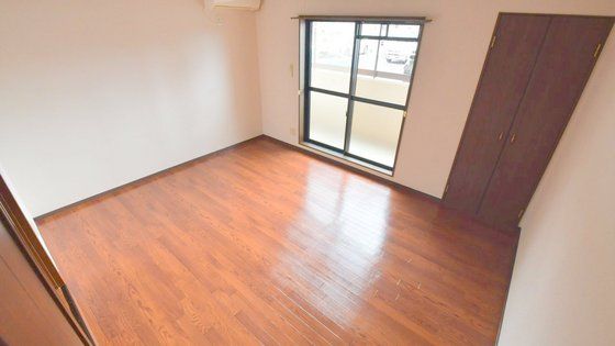 �y�����E���r���O�z�@