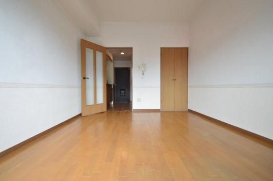 �y�����E���r���O�z�@