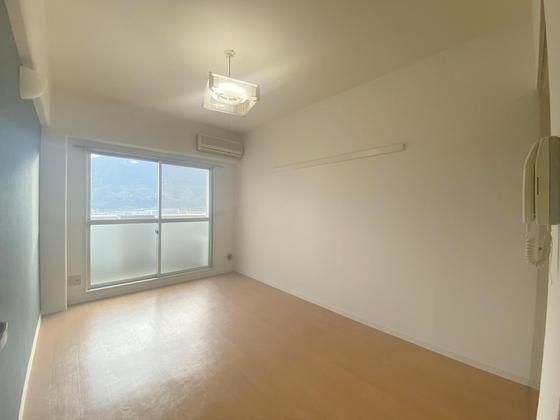 �y���̑������E�X�y�[�X�z�@�t���[�����O