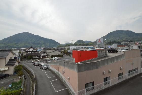 �y���]�z�@