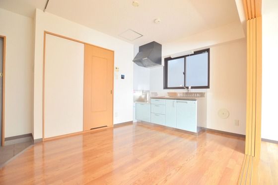 �y�L�b�`���z�@�_�C�j���O��6.1���E2���R�����̍L�X�L�b�`����