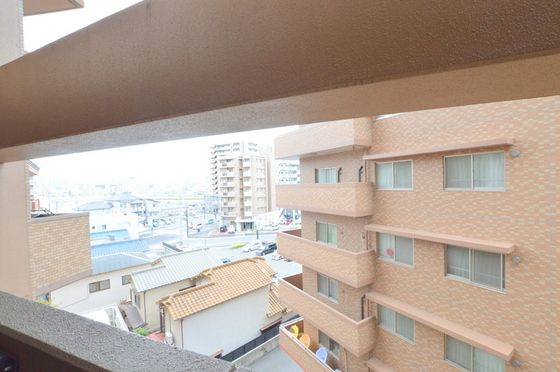 �y���]�z�@