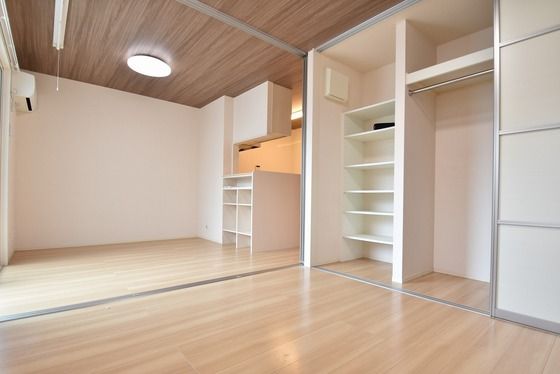 �y�����E���r���O�z�@