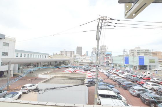 �y���]�z�@