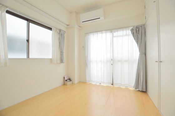 �y�����E���r���O�z�@