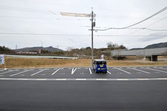 �y���]�z�@