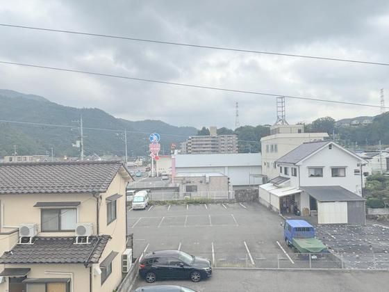 �y���]�z�@