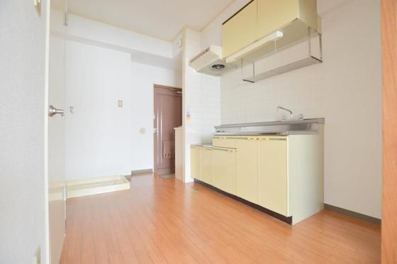 �y�L�b�`���z�@