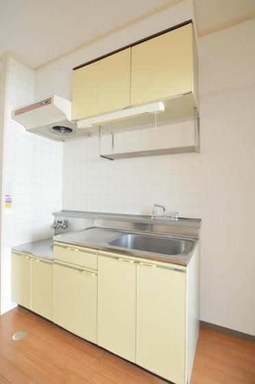 �y�L�b�`���z�@