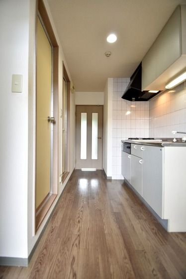 �y�����E���r���O�z�@