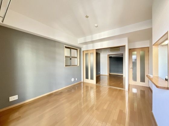 �y�����E���r���O�z�@