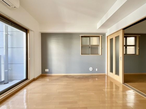 �y�����E���r���O�z�@