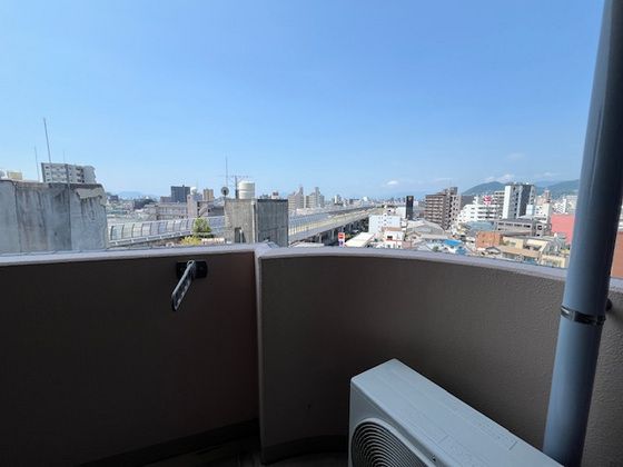 �y���]�z�@