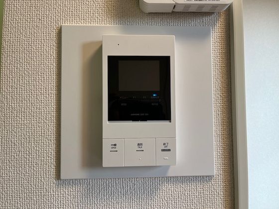 �y�Z�L�����e�B�z�@