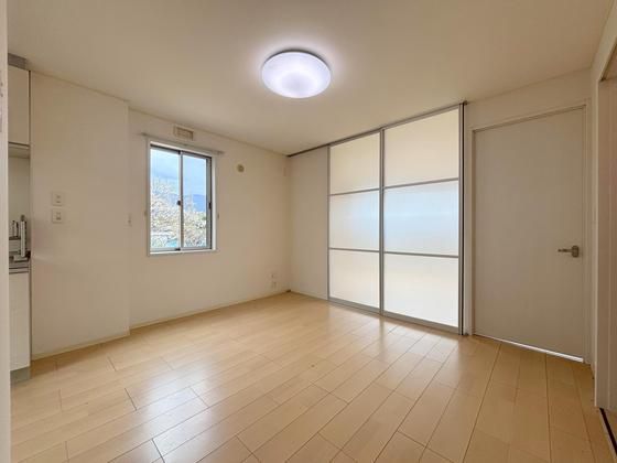 �y�����E���r���O�z�@