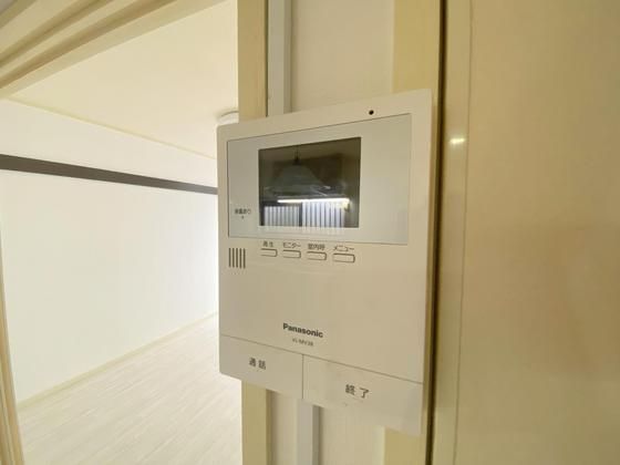 �y�Z�L�����e�B�z�@