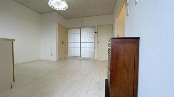 �y�����E���r���O�z�@