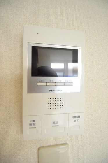 �y�Z�L�����e�B�z�@