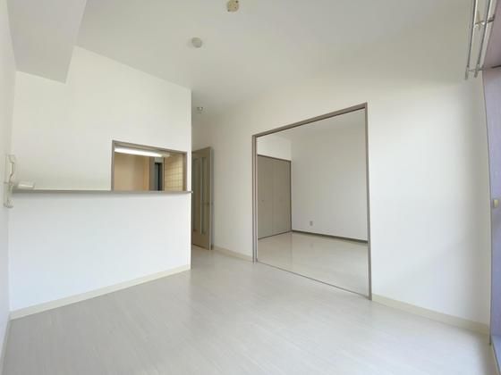 �y�����E���r���O�z�@