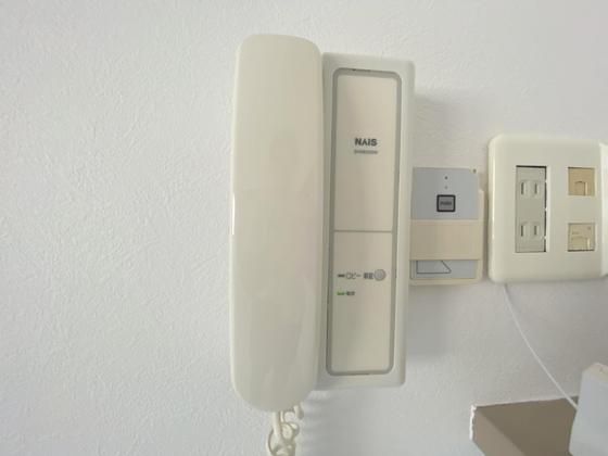 �y�Z�L�����e�B�z�@