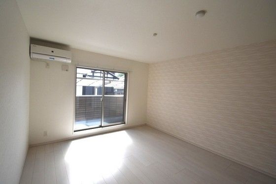 �y�����E���r���O�z�@