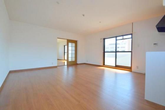 �y�����E���r���O�z�@