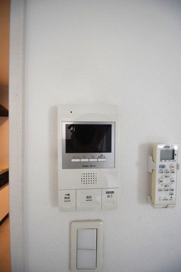 �y�Z�L�����e�B�z�@