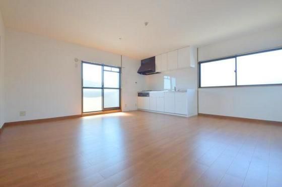 �y�����E���r���O�z�@