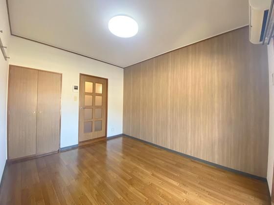 �y�����E���r���O�z�@