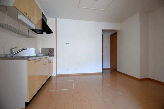 �y�����E���r���O�z�@