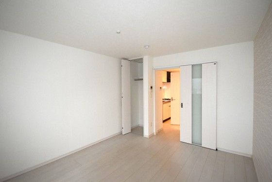 �y�����E���r���O�z�@