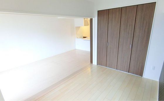 �y�����E���r���O�z�@