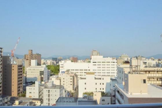 �y���]�z�@