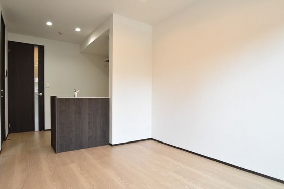 �y�����E���r���O�z�@