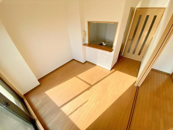 �y�����E���r���O�z�@